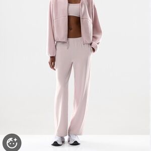 NWT Aritzia TNA Butter Recovery Pant Dusty Pink Size Small